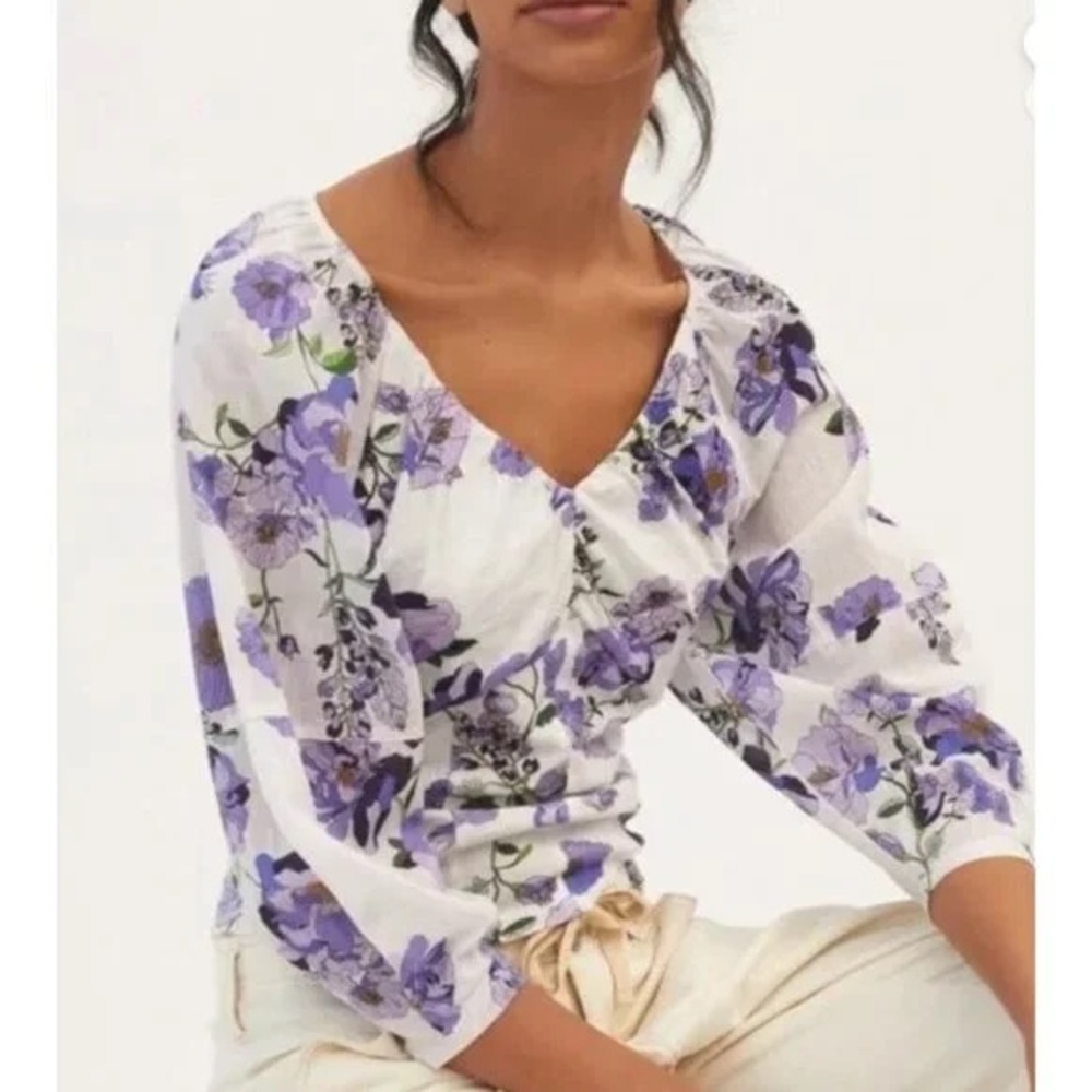 Anthropologie floral top. Purple. Size XS. Detailed sleeves. Like new.